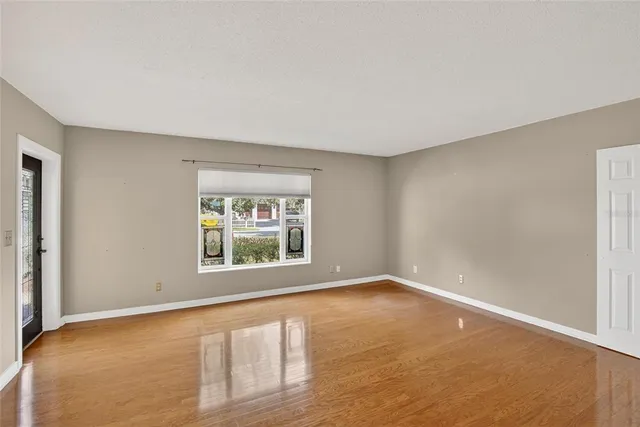 a view of livingroom with furniture