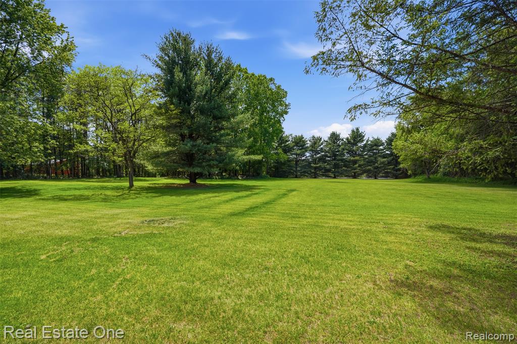 1765 Rowe Road Milford, MI 48380 - Photo 46 of 61