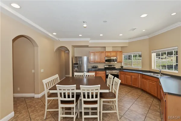 $976,800 | 494 Lakeview Court, Big Bear Lake, CA 92315