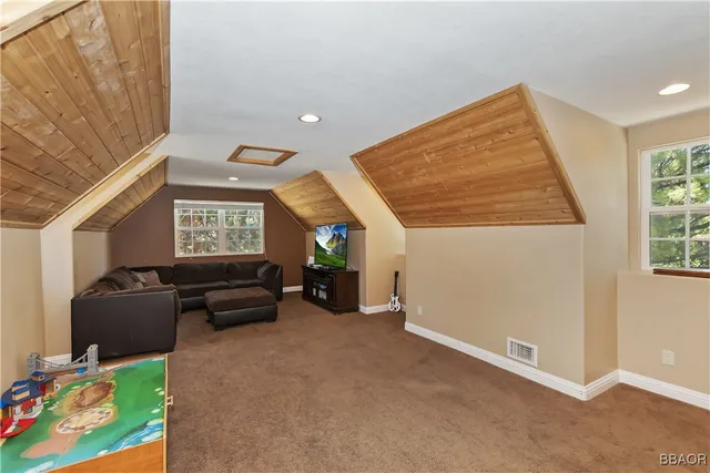 $976,800 | 494 Lakeview Court, Big Bear Lake, CA 92315