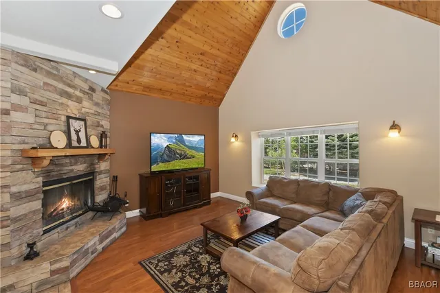 $976,800 | 494 Lakeview Court, Big Bear Lake, CA 92315
