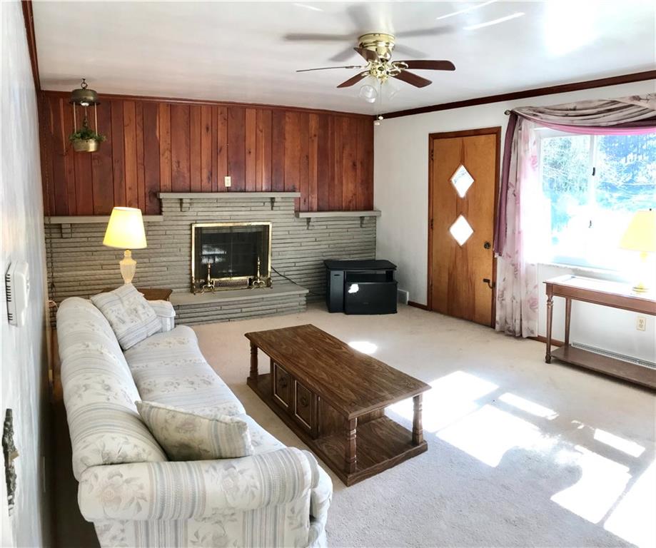 10120 Rinaman Road Wexford, PA 15090 - Photo 11 of 25 Open, bright livingroom