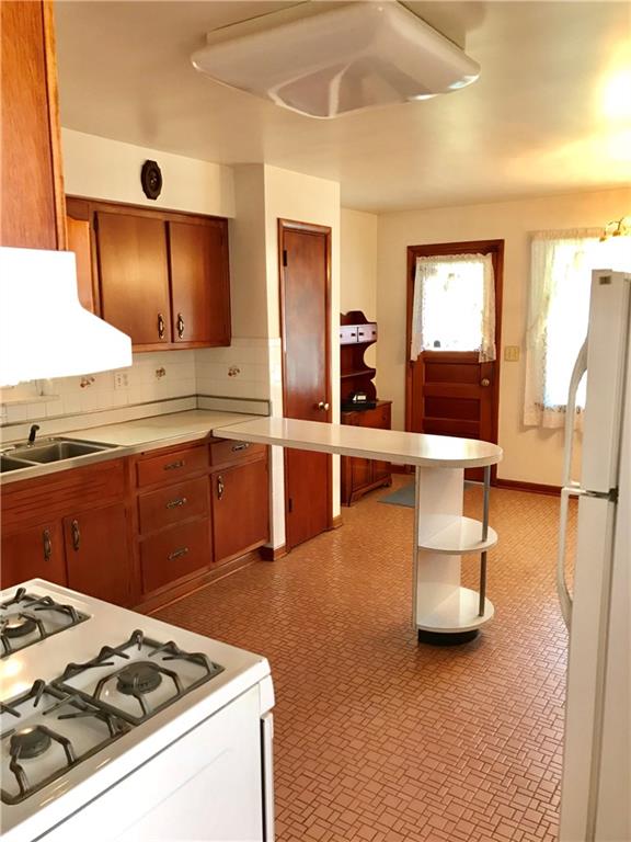 10120 Rinaman Road Wexford, PA 15090 - Photo 8 of 25 Open, bright kitchen