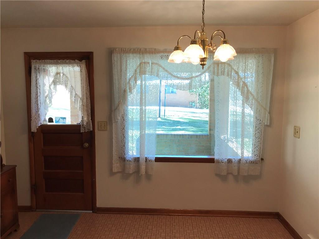 10120 Rinaman Road Wexford, PA 15090 - Photo 9 of 25 Eat in kitchen area that leads to covered porch