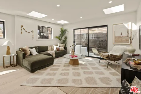 $2,495,000 | 3289 Kelton Avenue, Los Angeles, CA 90034