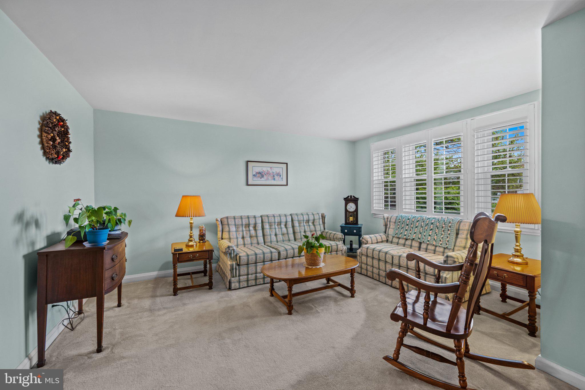 406 Greenlow Road Baltimore, MD 21228 - Photo 9 of 31 Cozy living space with natural light.