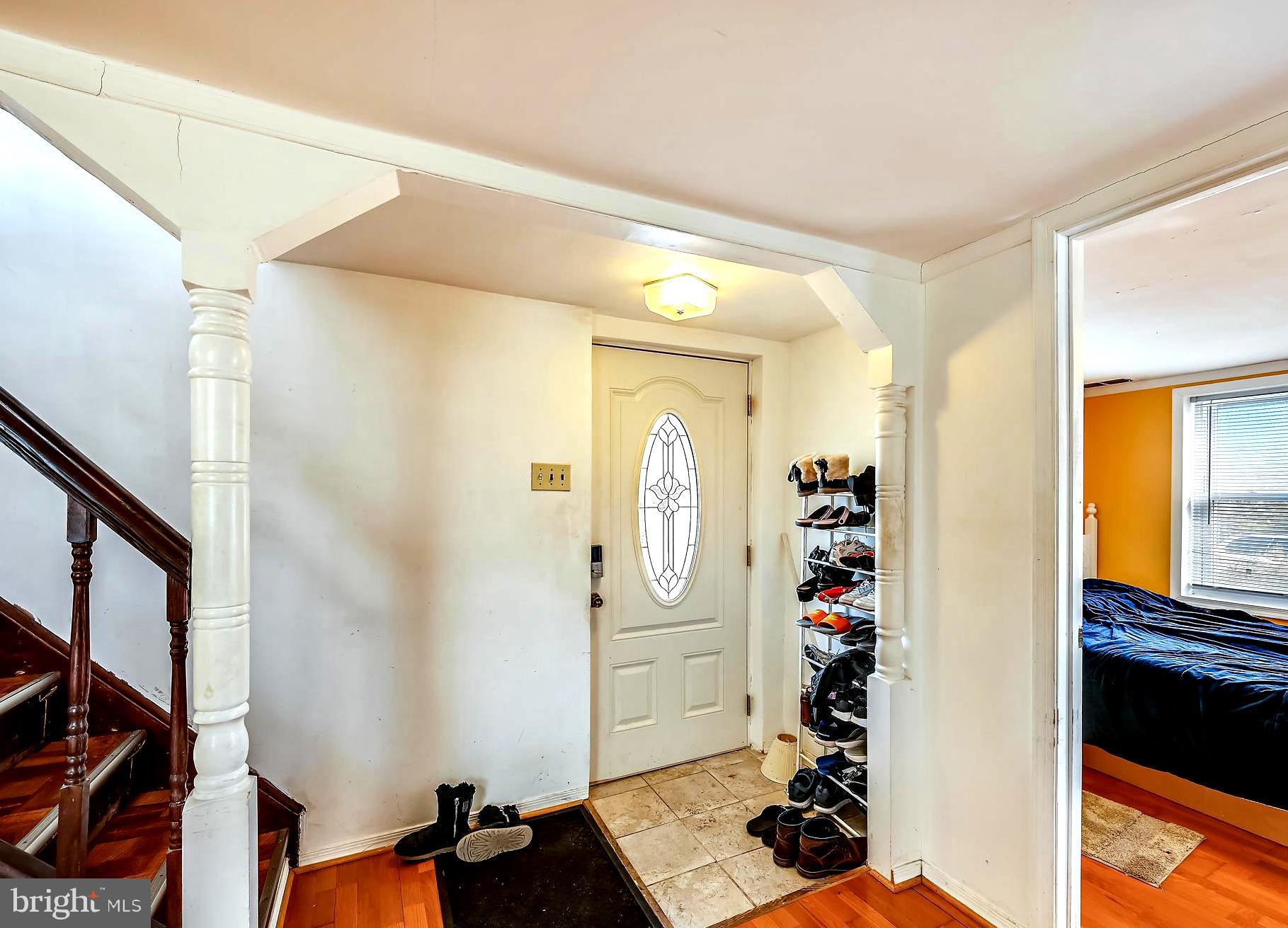 1628 Oldtown Road Edgewater, MD 21037 - Photo 11 of 40 Foyer with Decorative Carved Columns