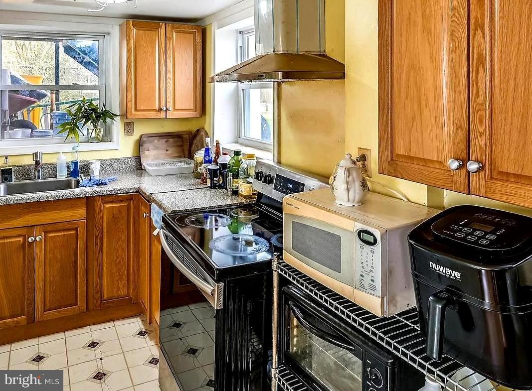 1628 Oldtown Road Edgewater, MD 21037 - Photo 16 of 40 Updated Kitchen . Wood Cabinetry