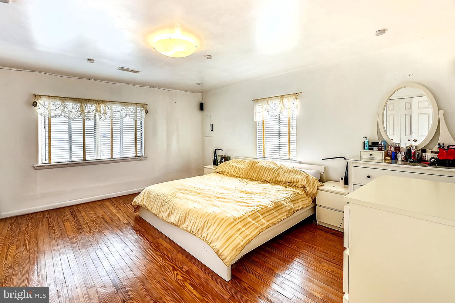 1628 Oldtown Road Edgewater, MD 21037 - Photo 22 of 40 Double Window Bathing Bedroom in Light!