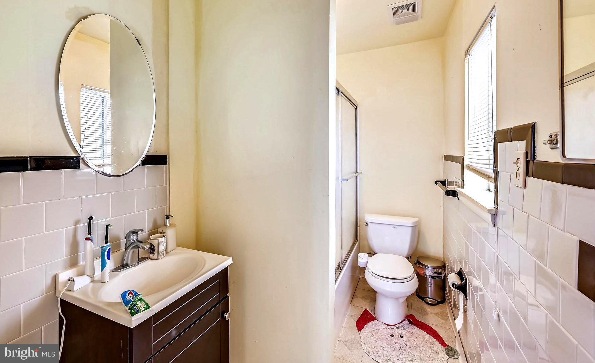 1628 Oldtown Road Edgewater, MD 21037 - Photo 24 of 40 Attractively Appointed Upper Level Full Bath