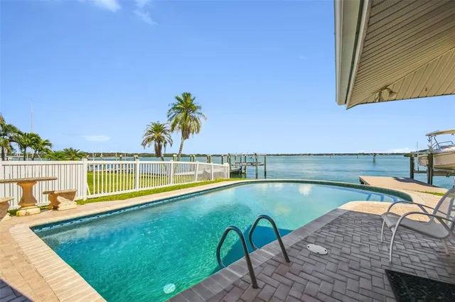 $1,390,000 | 529 Johns Pass Avenue, Madeira Beach, FL 33708