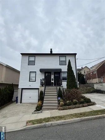 $3,300 | 256 Coolidge Avenue, Unit B, Fort Lee, NJ 07024
