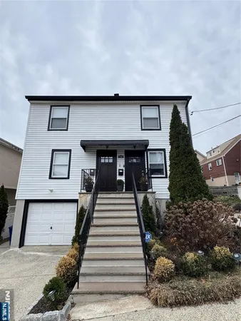 $3,400 | 256 Coolidge Avenue, Unit B, Fort Lee, NJ 07024
