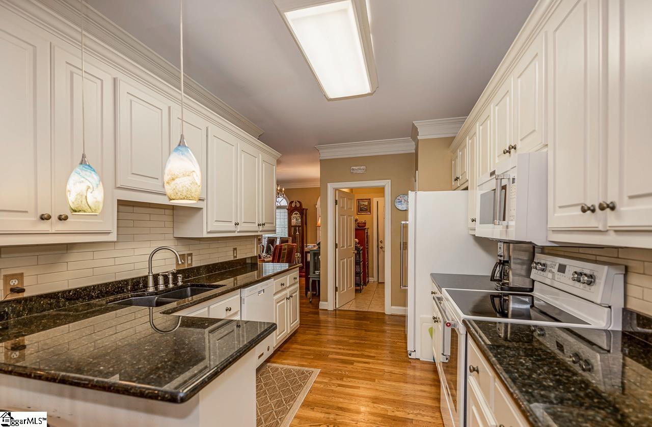 204 Crossington Way Fountain Inn, SC 29644 - Photo 11 of 30 Gallery Image 11