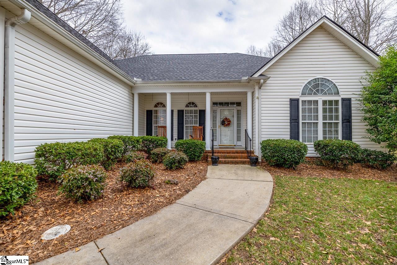 204 Crossington Way Fountain Inn, SC 29644 - Photo 2 of 30 Gallery Image 2