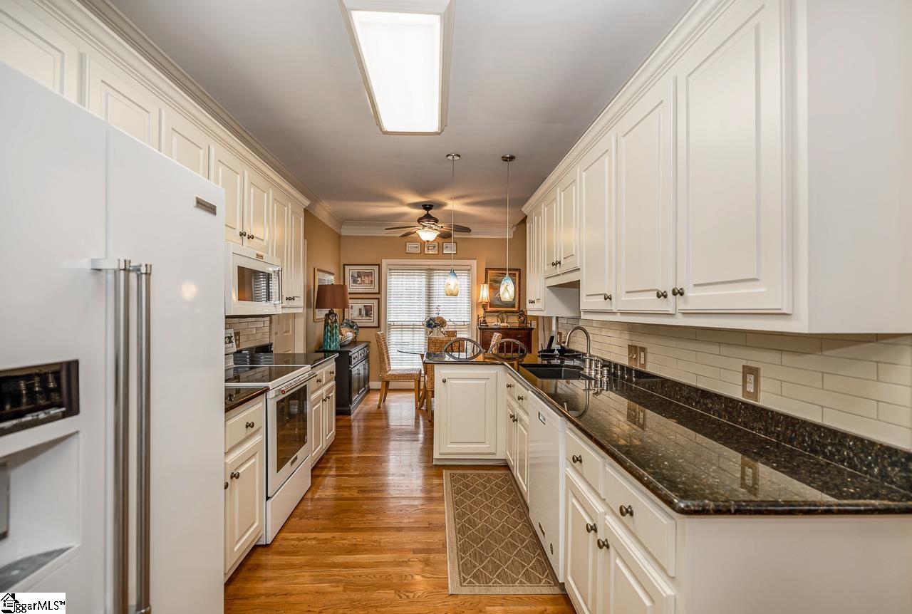 204 Crossington Way Fountain Inn, SC 29644 - Photo 9 of 30 Gallery Image 9