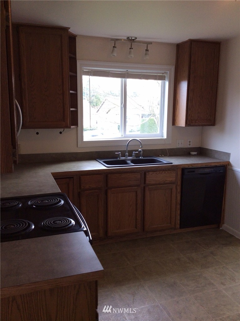 505 North Laventure Road Mount Vernon, WA 98273 - Photo 4 of 9 Gallery Image 4