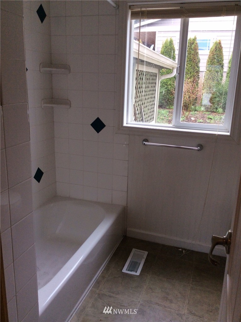 505 North Laventure Road Mount Vernon, WA 98273 - Photo 6 of 9 Gallery Image 6
