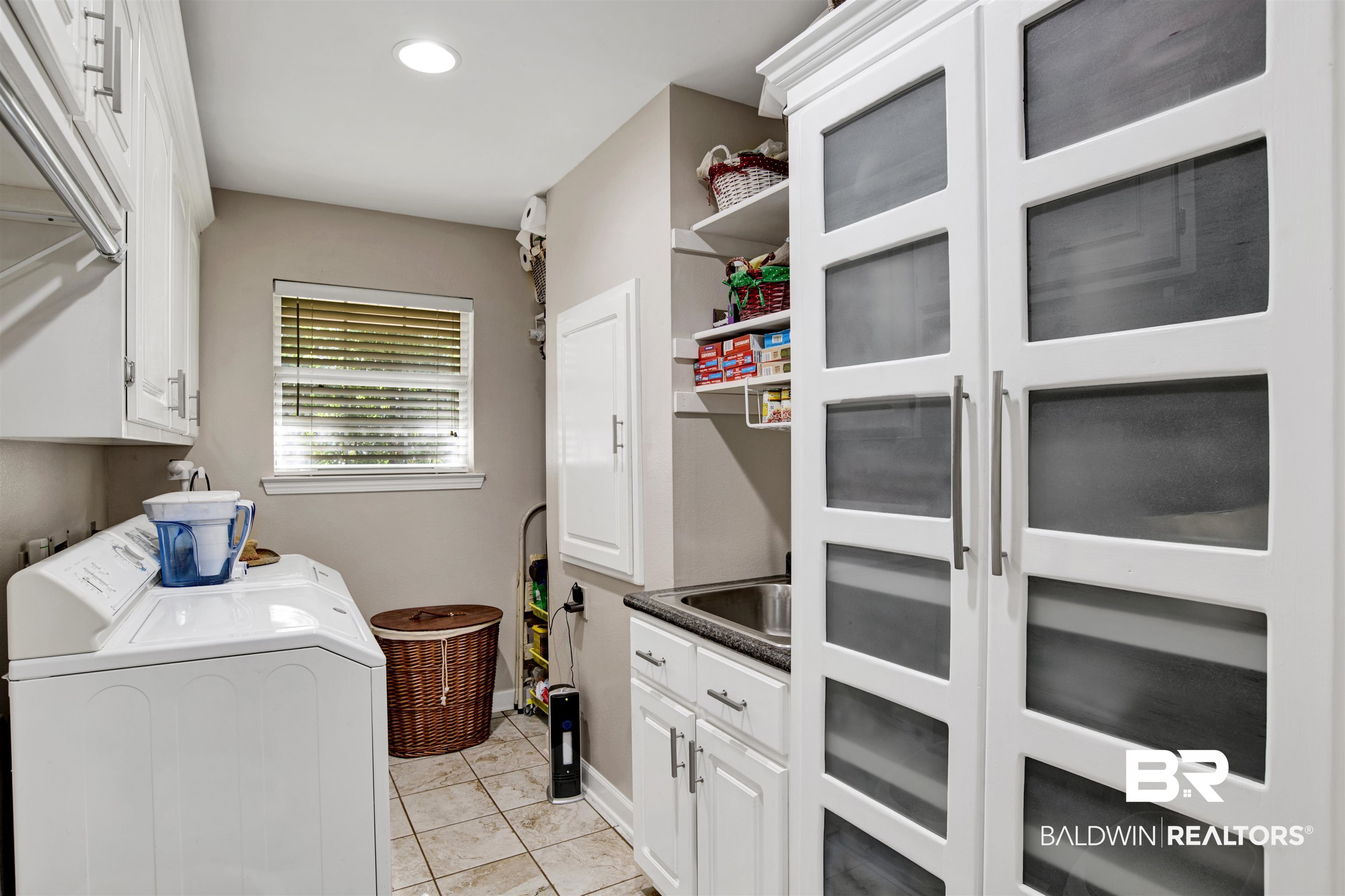 822 Artillery Range Daphne, AL 36527 - Photo 23 of 48 Utility Room with Sink