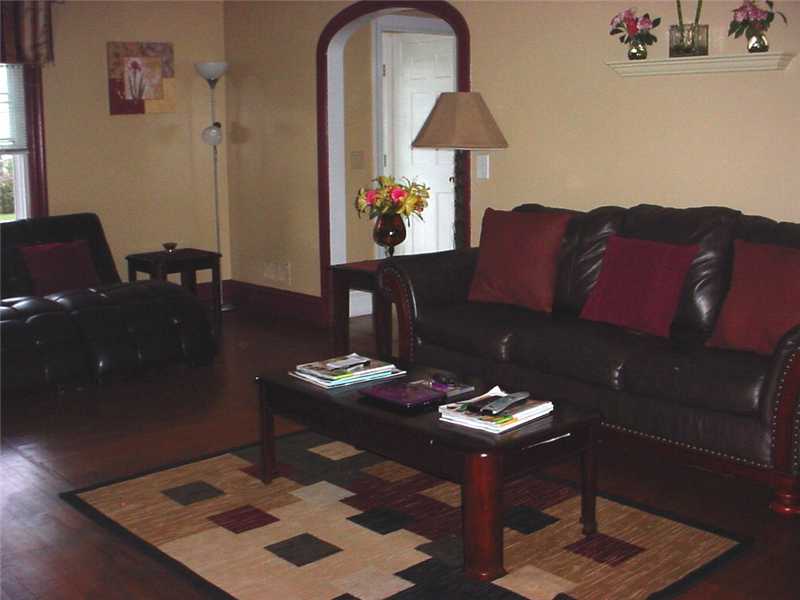 162 Lyndon Road Cranston, RI 02905 - Photo 4 of 14 Living Room.