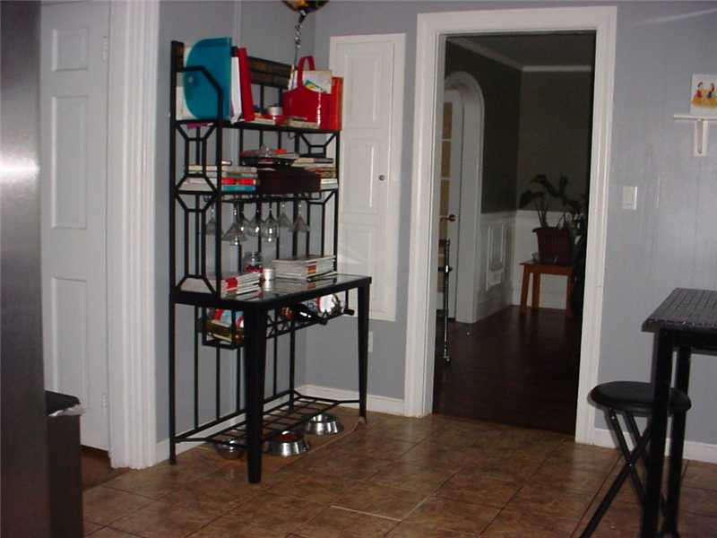 162 Lyndon Road Cranston, RI 02905 - Photo 9 of 14 Kitchen.