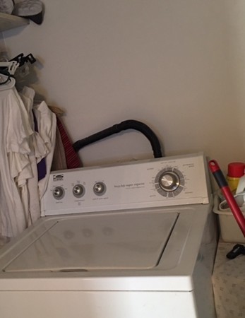 126 Allen Street Springfield, MA 01108 - Photo 10 of 10 a utility room with dryer and washer
