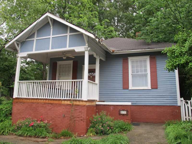 Facade/Exterior Front. Great Home.  Needs a more  little bit of work to make it really shine.