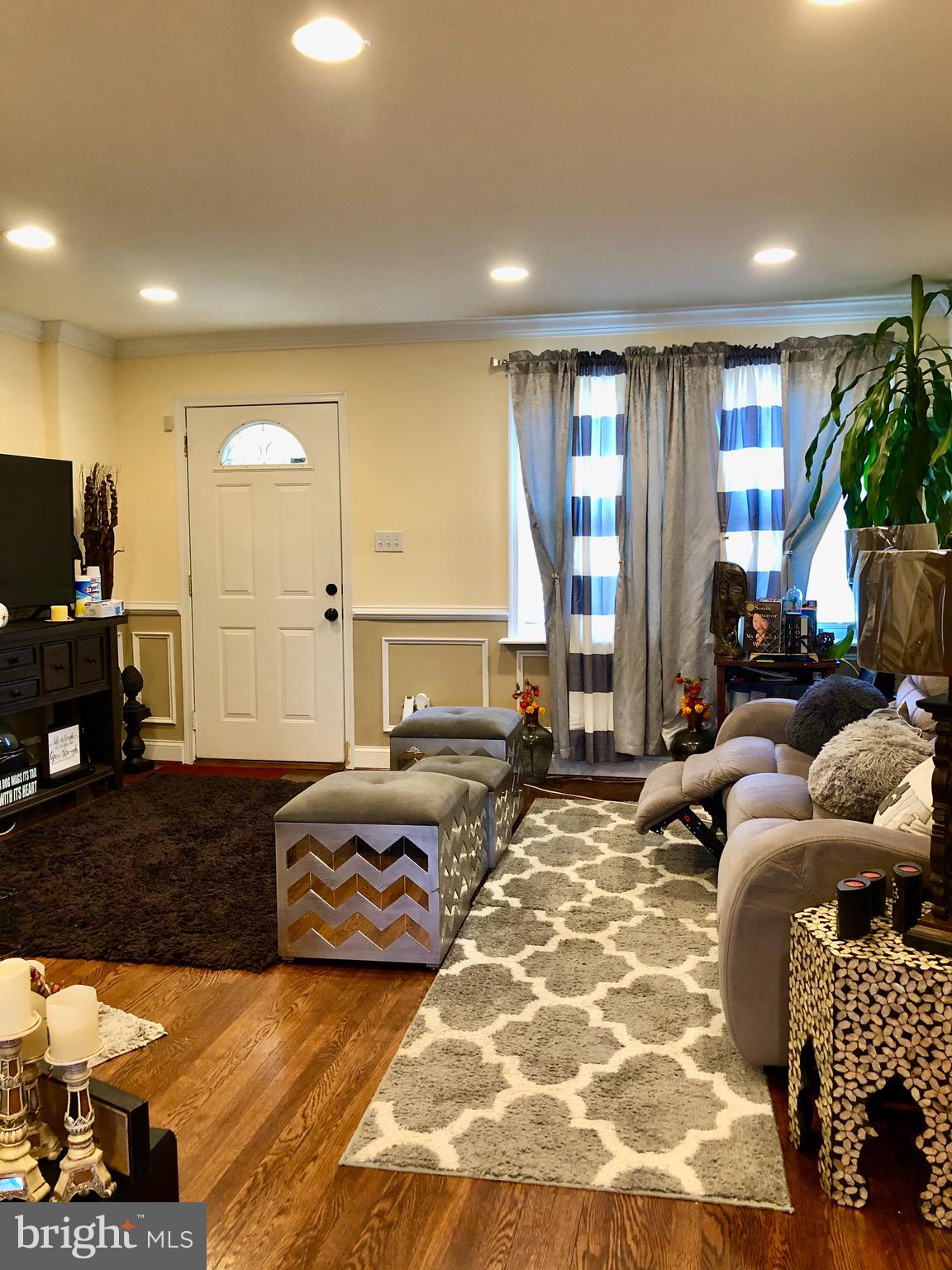 4302 Cortez Road Baltimore, MD 21225 - Photo 5 of 29 Living room with recessed lights