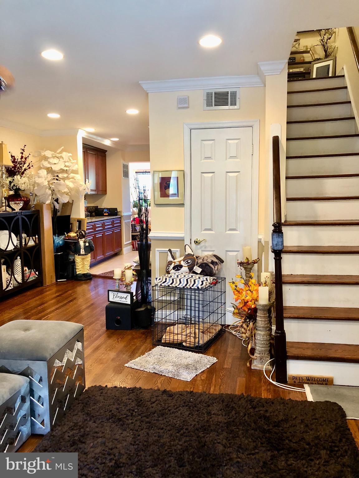 4302 Cortez Road Baltimore, MD 21225 - Photo 8 of 29 Beautiful hardwood flooring