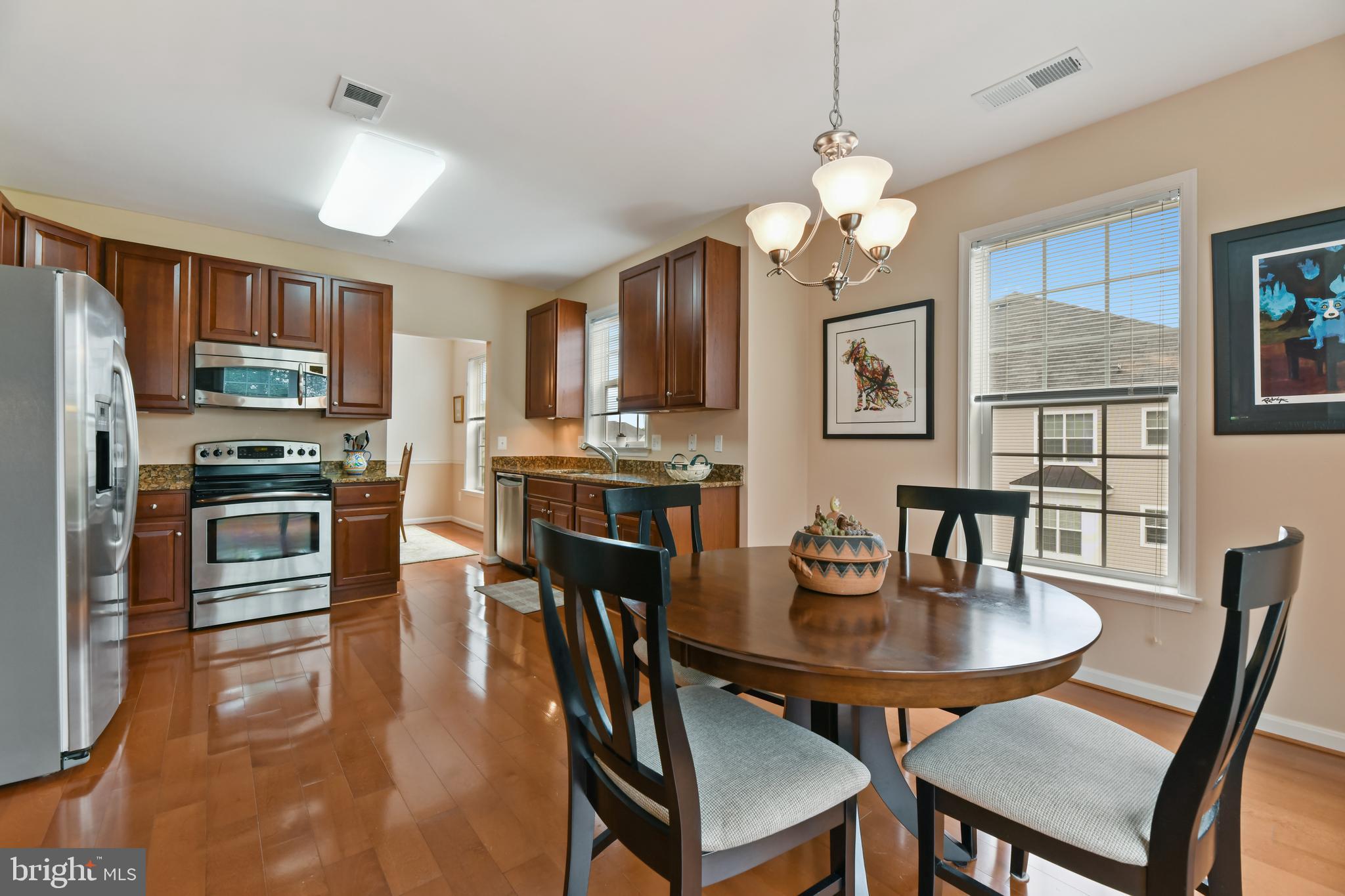 7301 Travertine Drive, Unit 403 Baltimore, MD 21209 - Photo 16 of 27 EAT IN KITCHEN