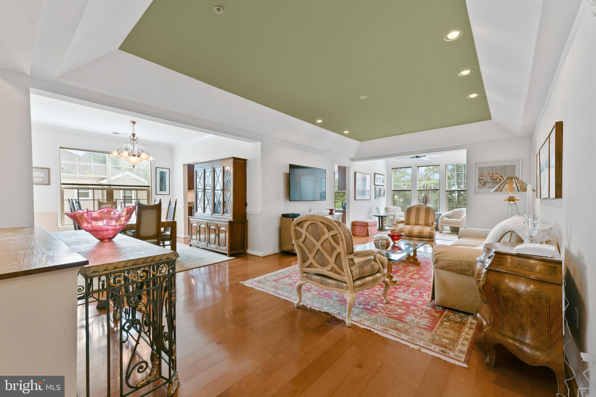 7301 Travertine Drive, Unit 403 Baltimore, MD 21209 - Photo 5 of 27 LIVING AREA