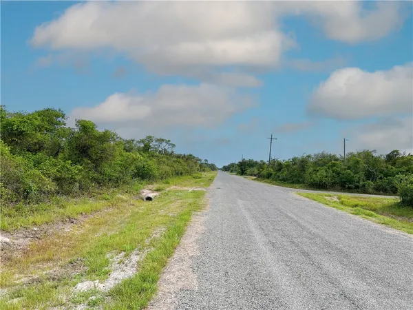 $41,000 | 491-492 St Charles Loop East, Rockport, TX 78382