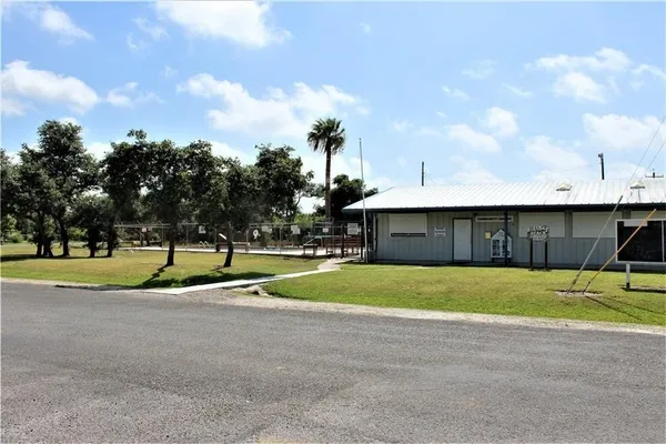 $41,000 | 491-492 St Charles Loop East, Rockport, TX 78382
