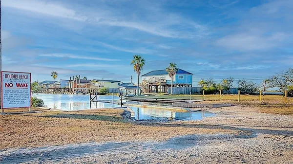 $41,000 | 491-492 St Charles Loop East, Rockport, TX 78382