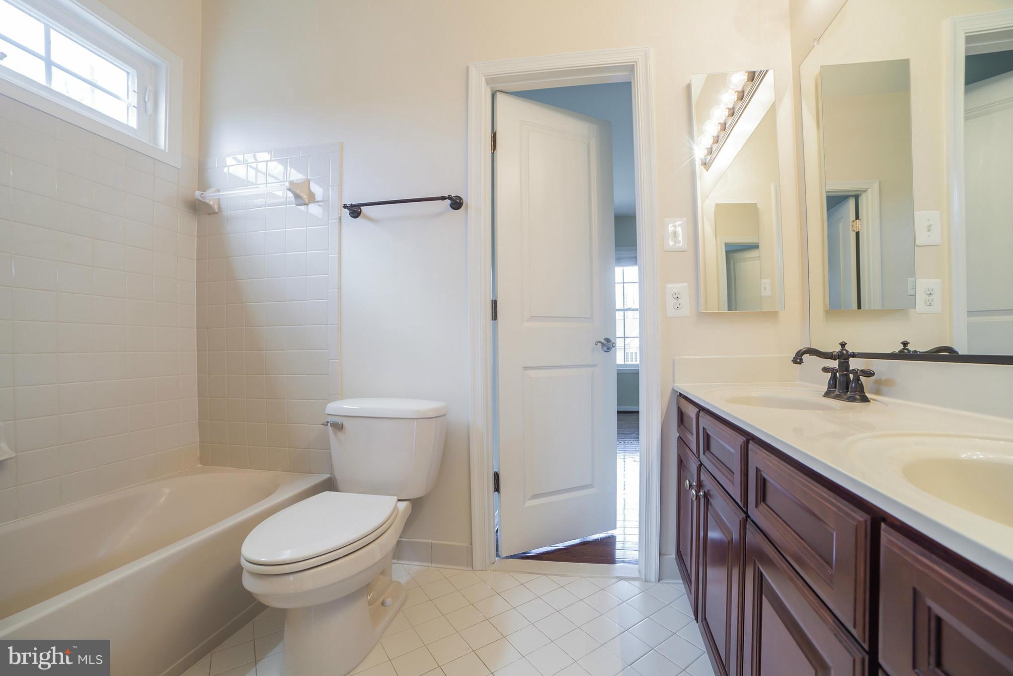 4809 Castlebridge Road Ellicott City, MD 21042 - Photo 26 of 30 Bath