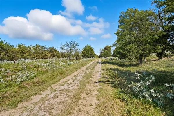 $10,000,000 | 3855 County Road 3410, Lone Oak, TX 75453