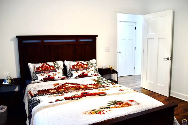 $517,000 | 2250 Lake Pointe Drive, Unit #304, Lawrence, KS 66049