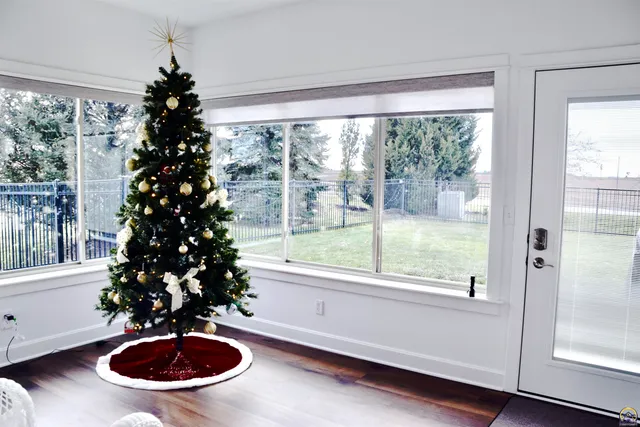 $517,000 | 2250 Lake Pointe Drive, Unit #304, Lawrence, KS 66049