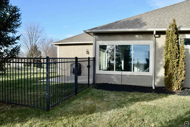 $517,000 | 2250 Lake Pointe Drive, Unit #304, Lawrence, KS 66049