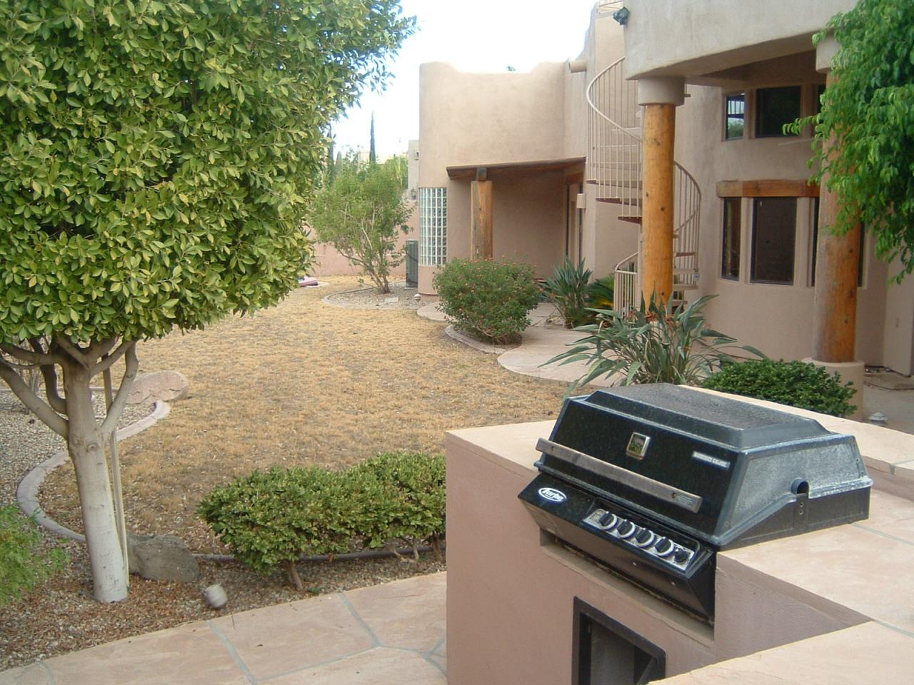 4055 North Recker Road, Unit 98 Mesa, AZ 85215 - Photo 24 of 28 Built-in grill