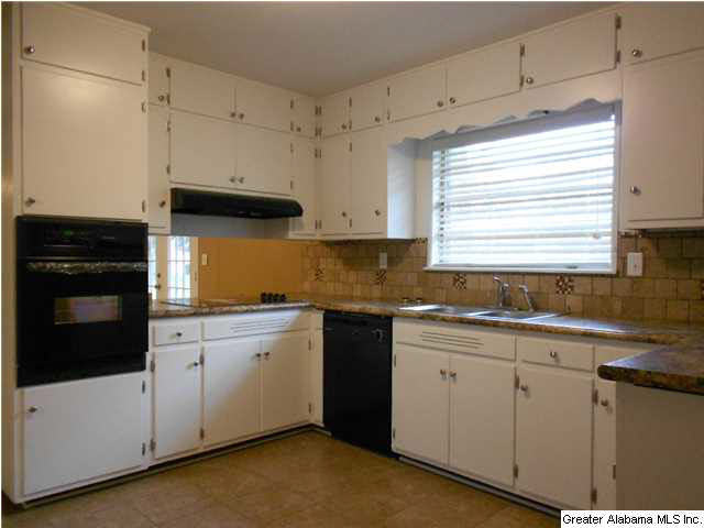 257 Pineywood Road Gardendale, AL 35071 - Photo 4 of 10
