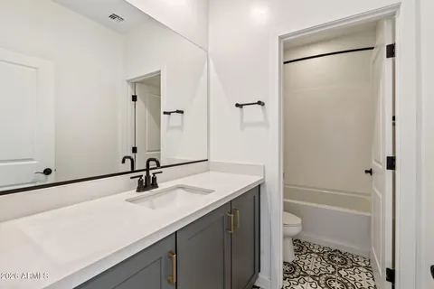 $672,500 | 6443 North 17th Place, Phoenix, AZ 85016