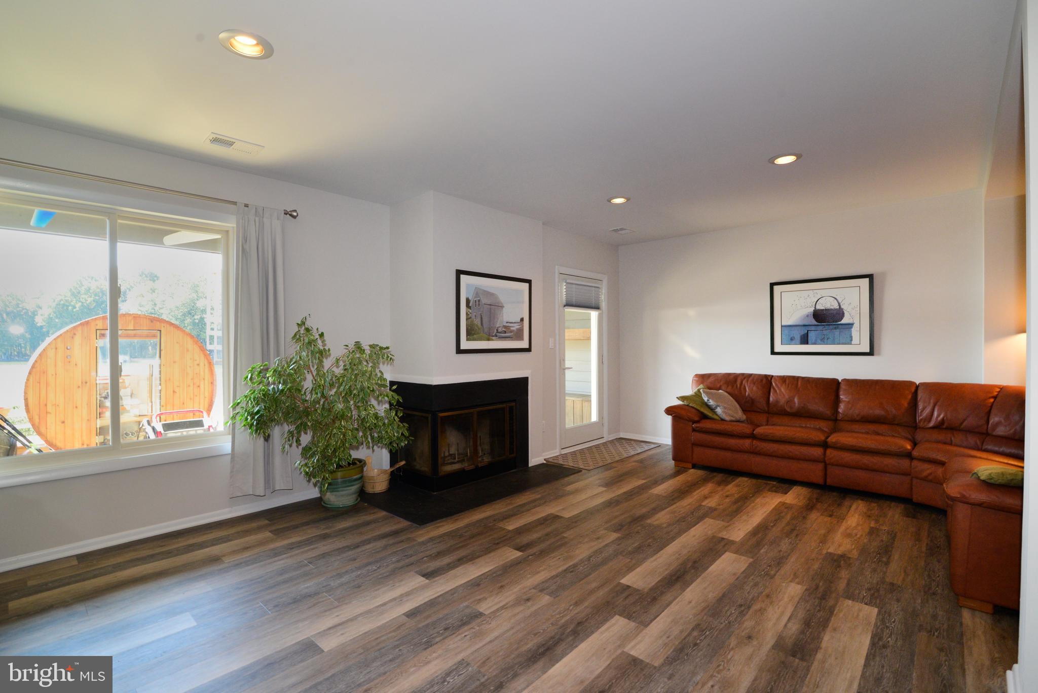 2001 Lakeport Way Reston, VA 20191 - Photo 26 of 39 Gallery Image 26