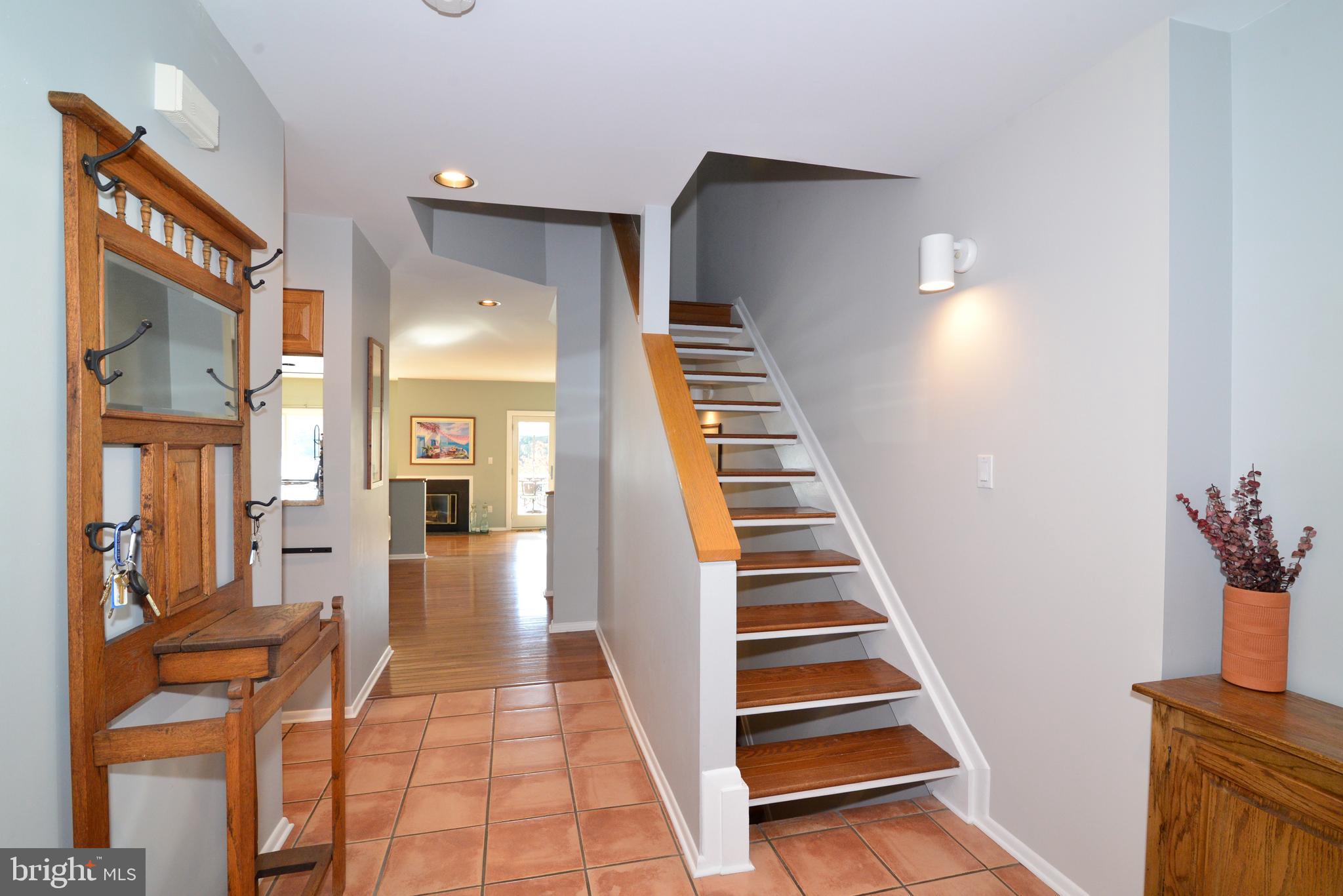 2001 Lakeport Way Reston, VA 20191 - Photo 6 of 39 Gallery Image 6