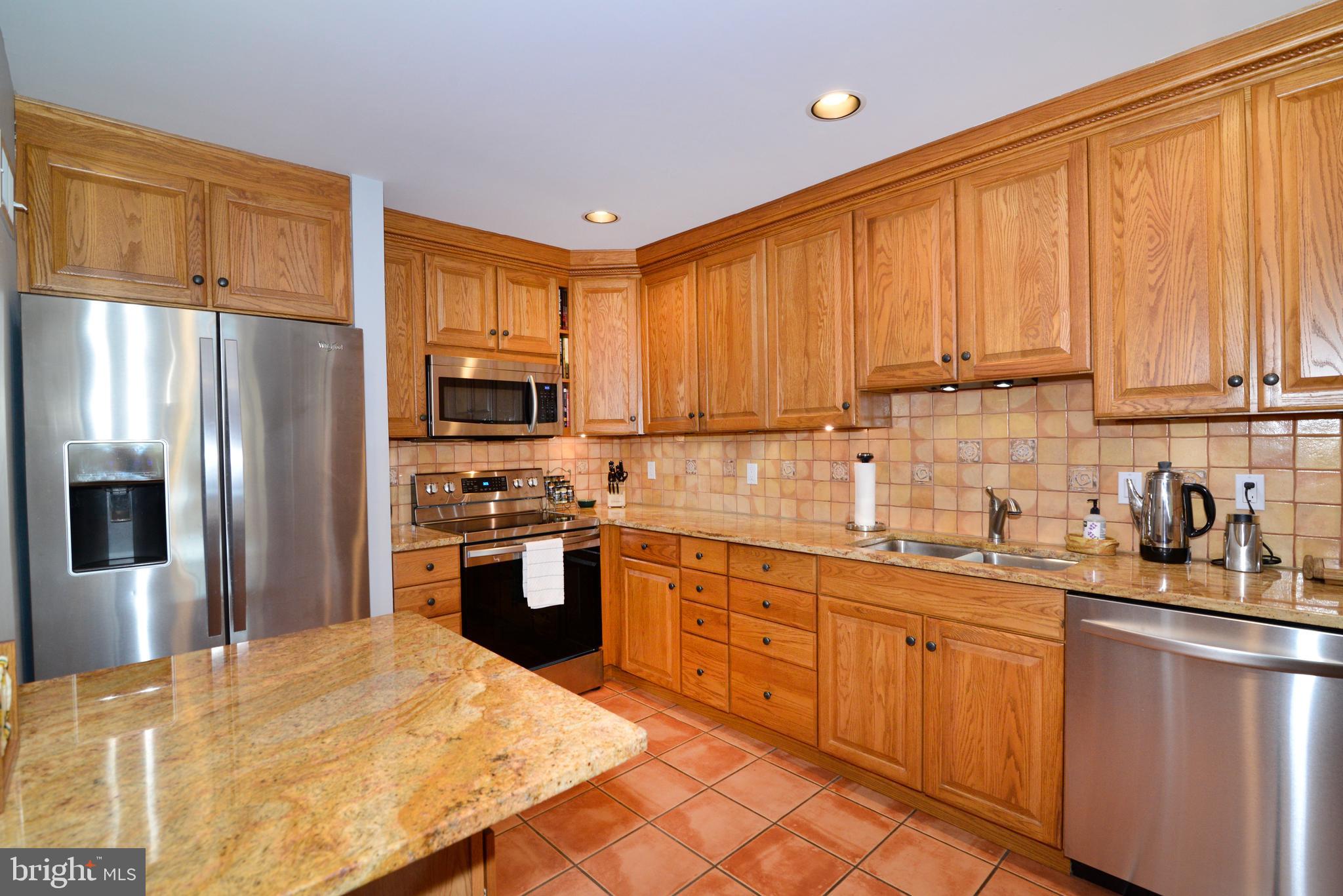 2001 Lakeport Way Reston, VA 20191 - Photo 8 of 39 Gallery Image 8