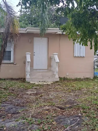 $1,000 | 13520 Northwest 11th Avenue, Unit 13520, Miami, FL 33168
