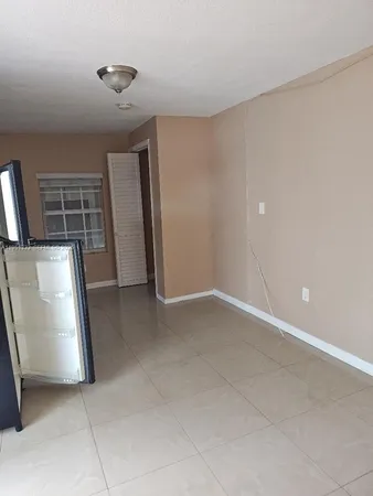 $1,000 | 13520 Northwest 11th Avenue, Unit 13520, Miami, FL 33168