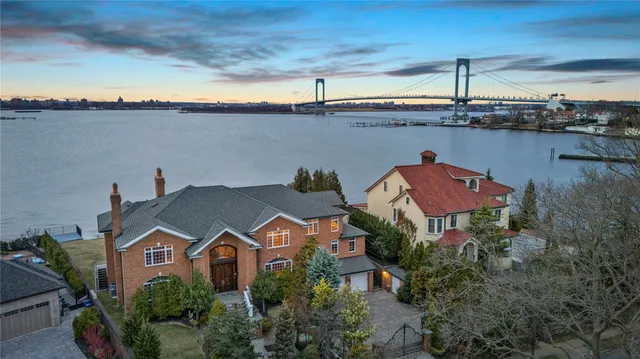 $5,500,000 | 3 Point Crescent | Whitestone