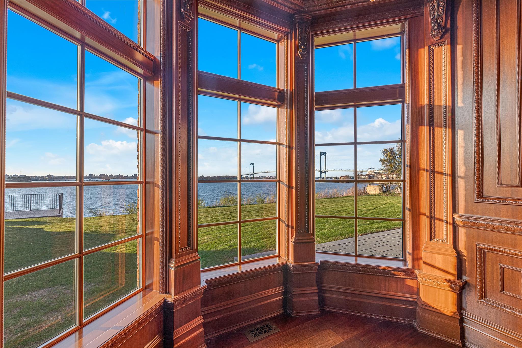 3 Point Crescent Queens, NY 11357 - Photo 8 of 38