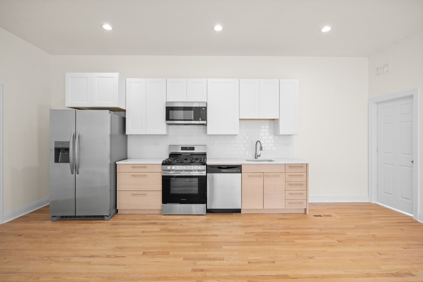 3107 North Harding Avenue, Unit 2W Chicago, IL 60618 - Photo 5 of 14 Gallery Image 5